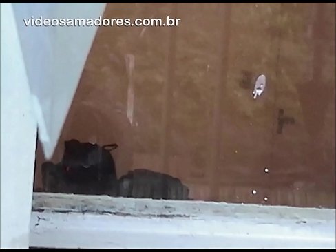 ❤️ Homem excitado assistindo sua namorada com outro cara, gravando um vídeo sem perturbar o casal ❤ Sexo em nós ❌
