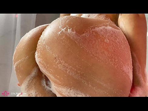 ❤️ Brunette Masturbates Pussy com Vibrador para Orgasmo Intenso no Chuveiro ❤ Sexo em nós ❌