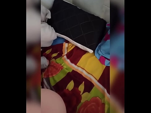 ❤️ Minha colega de quarto fica sozinha em casa porque seu marido vai de férias e eu aproveito para fodê-la e encher seu traseiro de leite ❤ Sexo em nós ❌