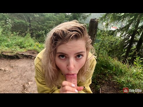 ❤️ Garota engole a ejaculação depois de um broche público - Eva Elfi ❤ Sexo em nós ❌
